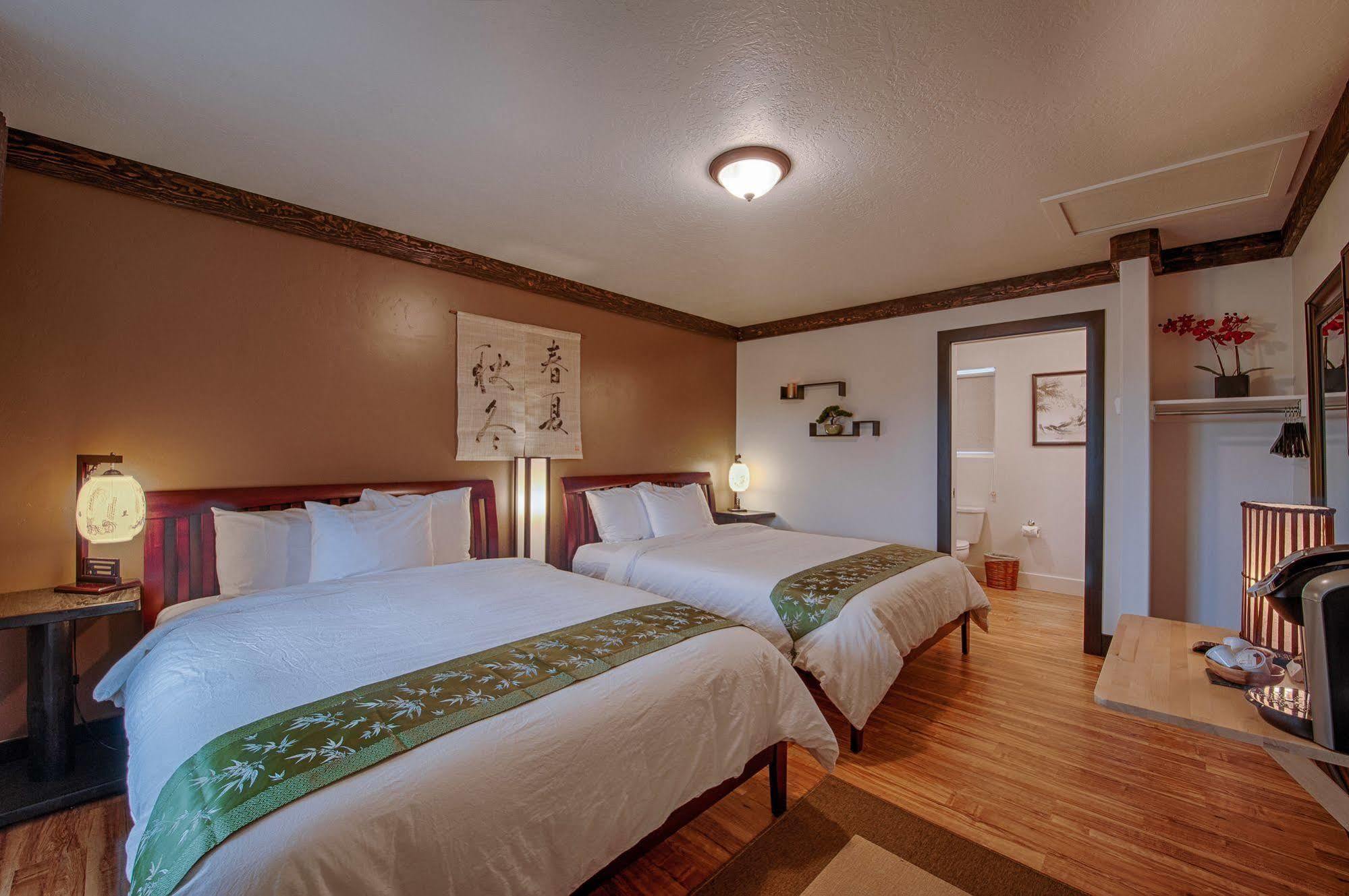 Tao'S Inn West Yellowstone Buitenkant foto