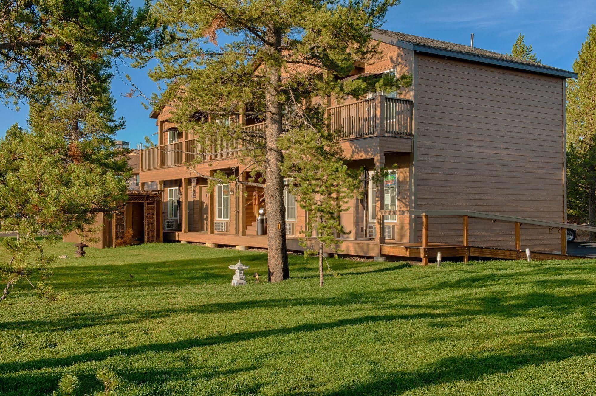 Tao'S Inn West Yellowstone Buitenkant foto