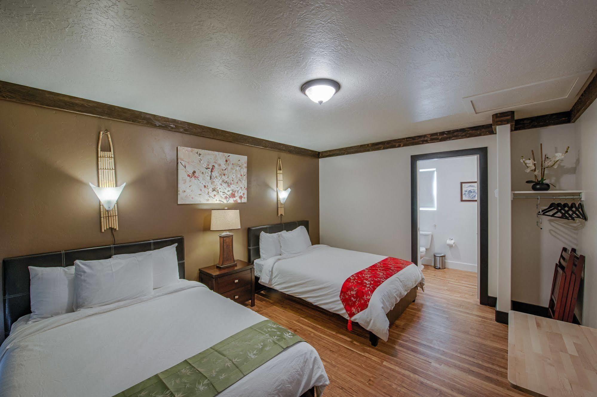 Tao'S Inn West Yellowstone Buitenkant foto
